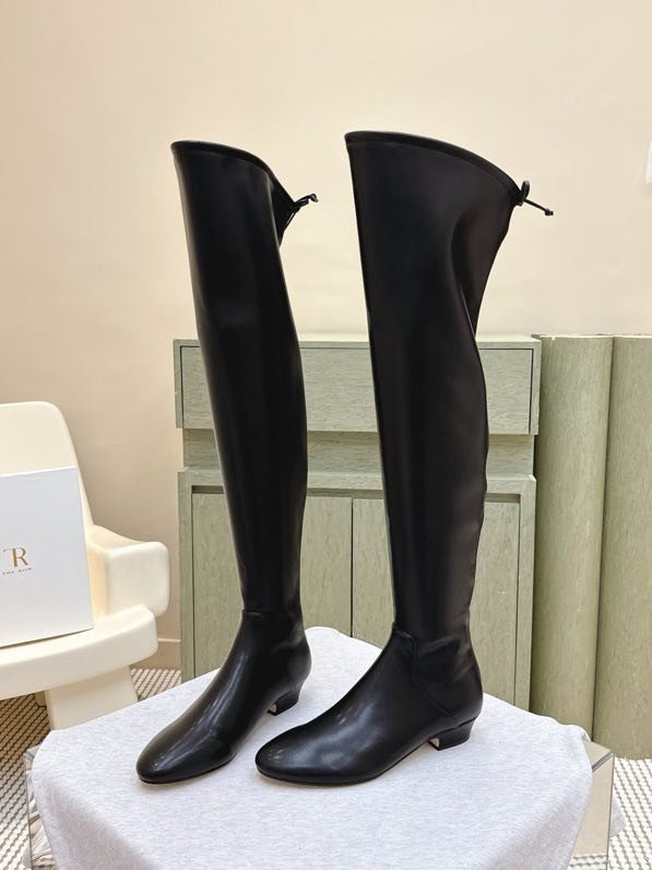 Ботфоры кожаные на квадратном каблуке