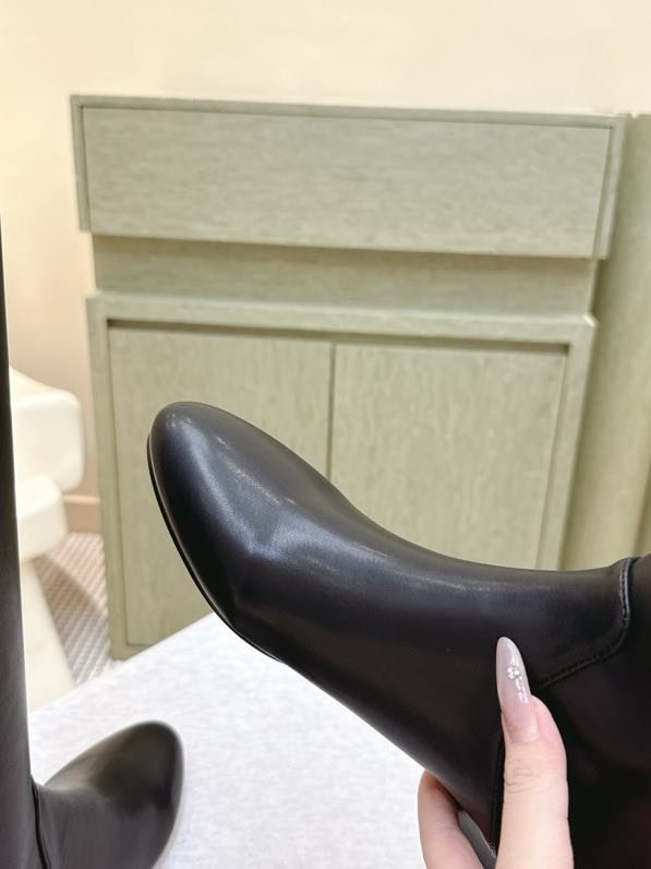 Ботфоры кожаные на квадратном каблуке фото 5