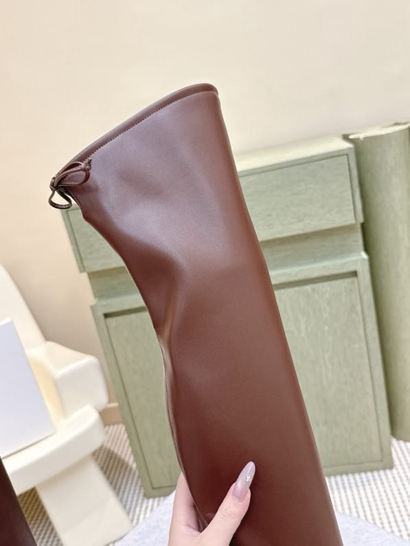 Ботфоры кожаные на квадратном каблуке фото 8