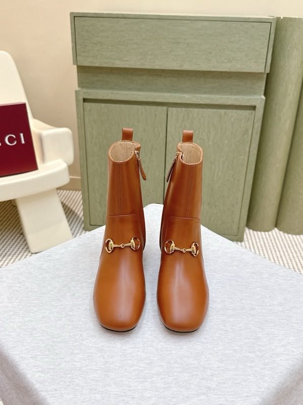 Ботильйони Horsebit