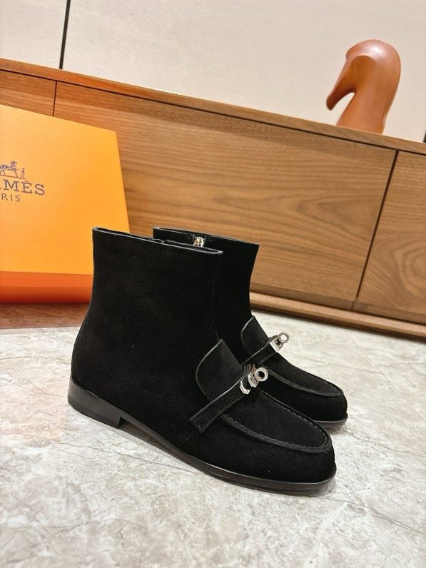 Ankle boots Kelly on flat soled from buckle фото 4