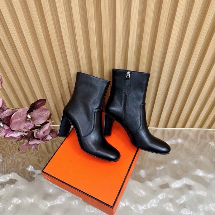 Ankle boots leather women's