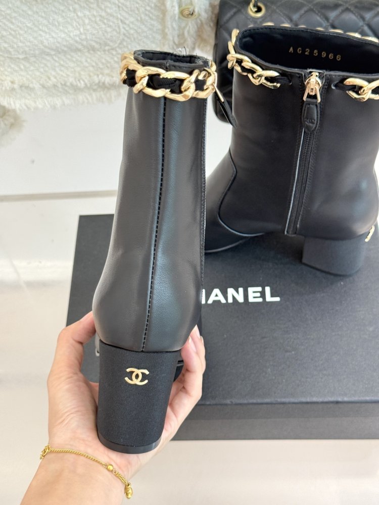 Ботильйони шкіряні фото 8