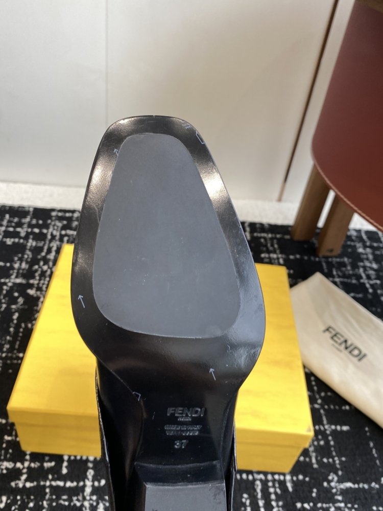 Ботильоны кожаные фото 9