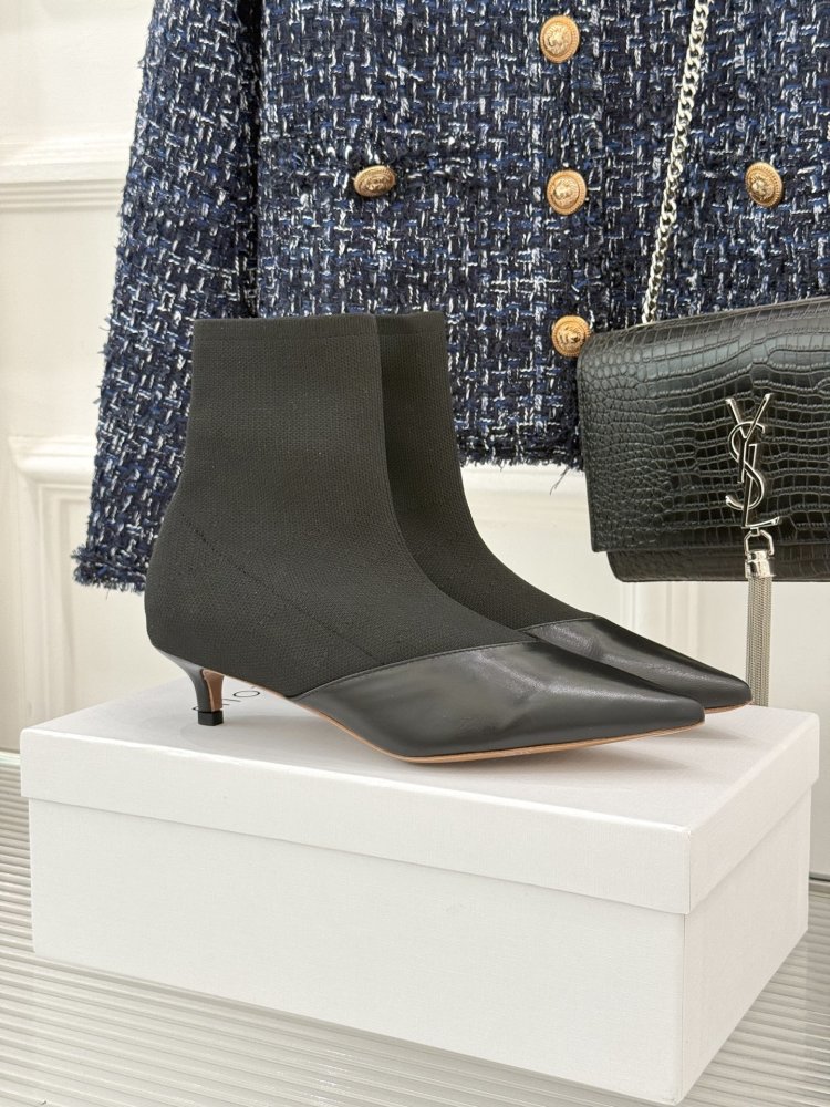 Ankle boots on short heel