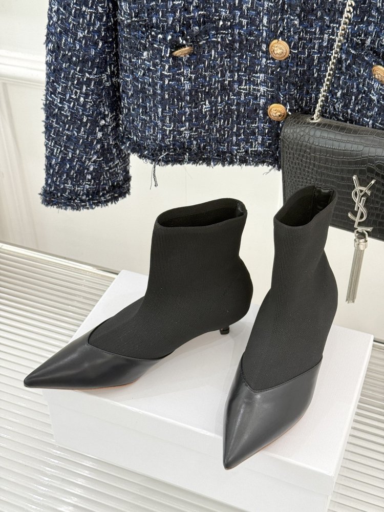 Ankle boots on short heel фото 2