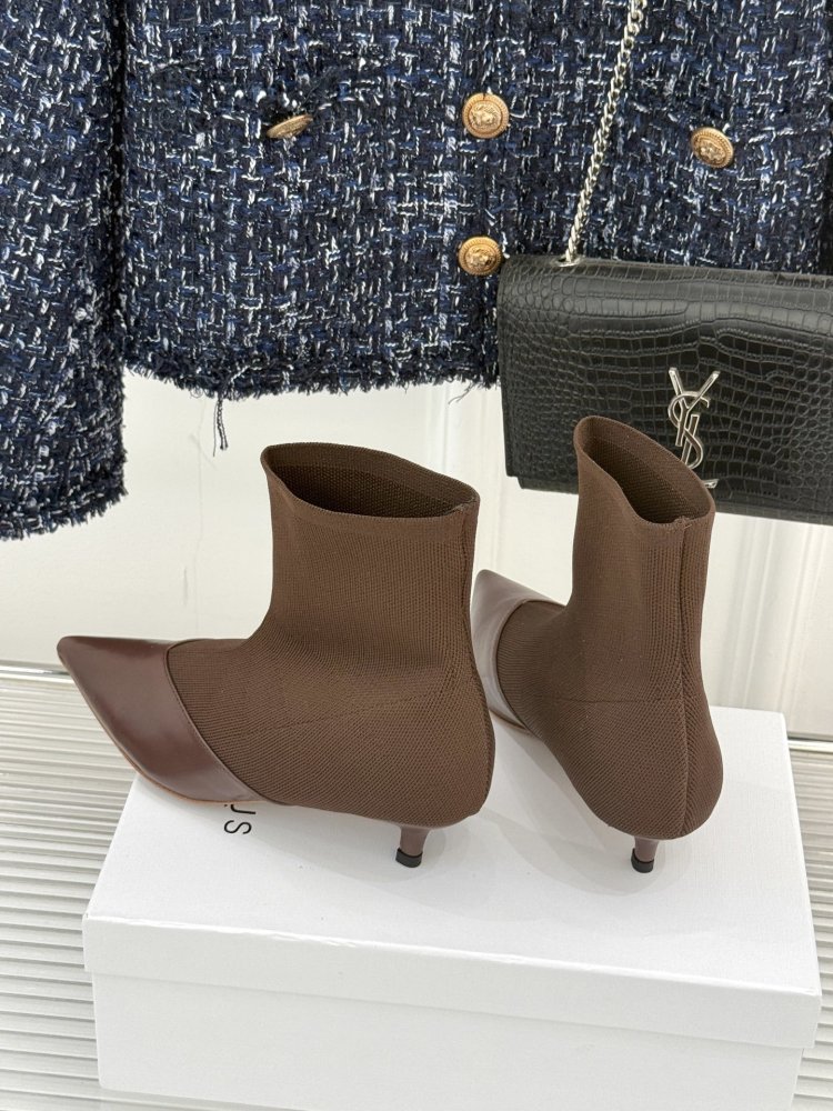 Ankle boots on short heel фото 5