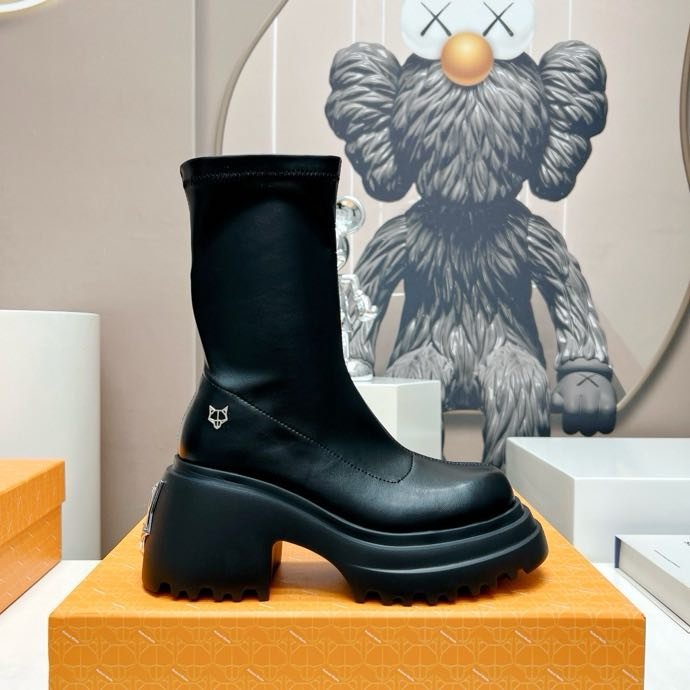 Ботильйони на платформі з еластичним носком