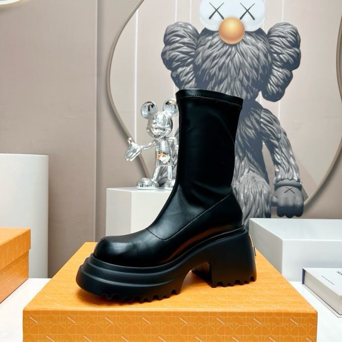 Ботильйони на платформі з еластичним носком фото 4