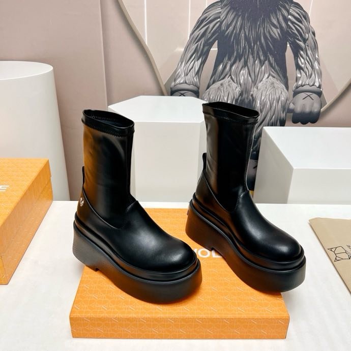 Ankle boots on platform from elastic the toe фото 4