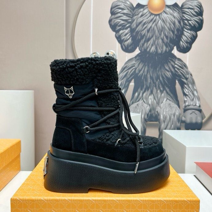 Ботильоны на платформе со шнуровкой