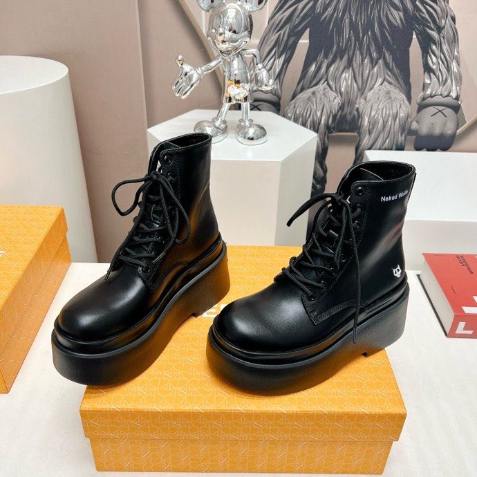 Ankle boots on platform with lacing фото 6