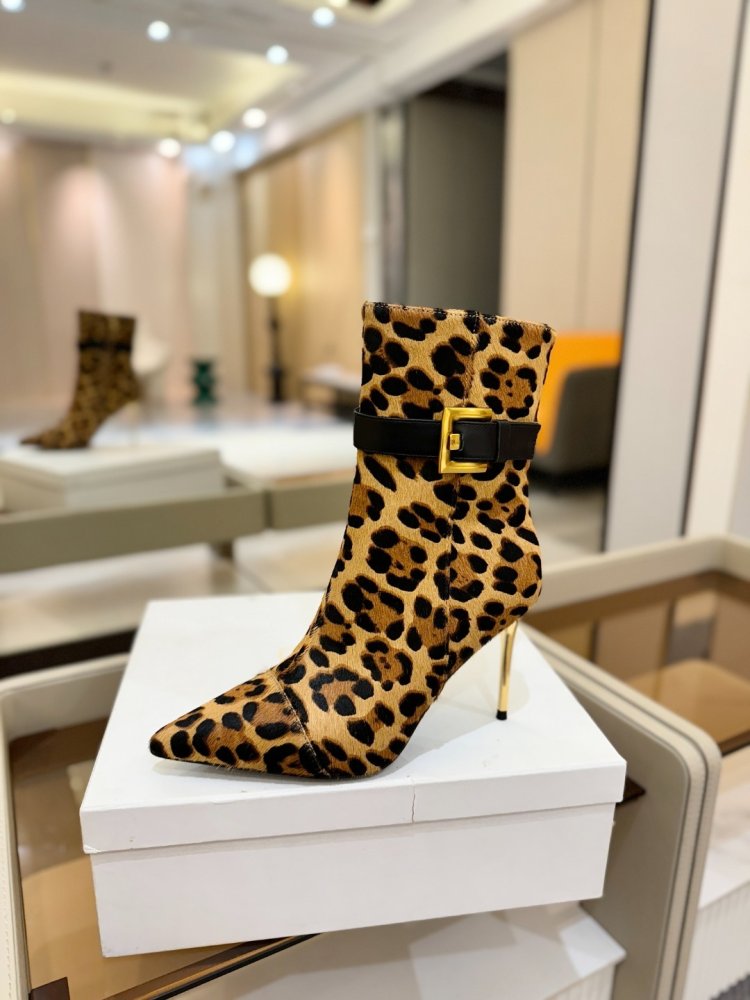 Ботильоны на шпильке