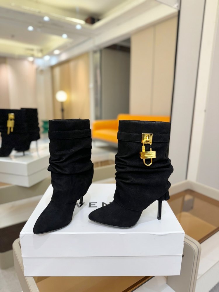 Ankle boots on stud фото 6