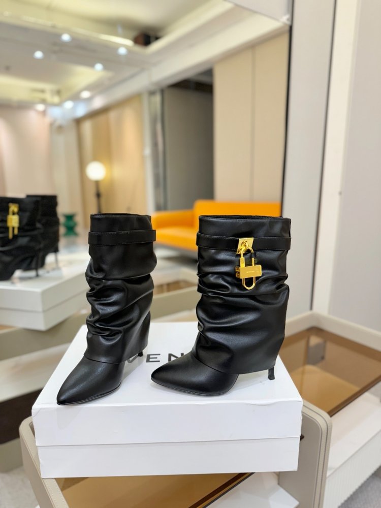 Ankle boots on stud фото 6