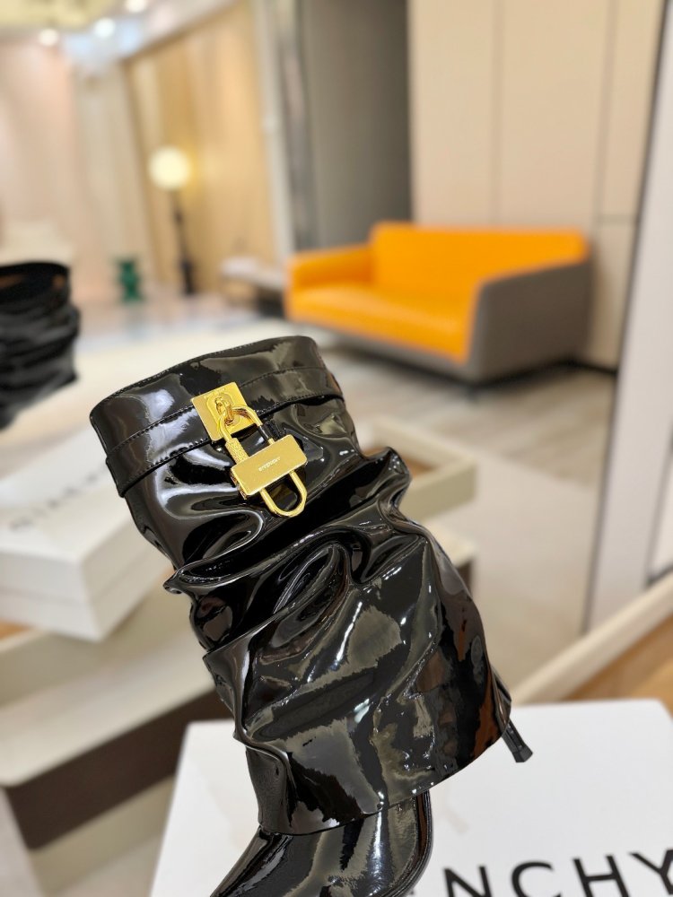 Ankle boots on stud фото 8