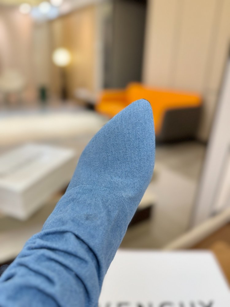 Ankle boots on stud фото 8