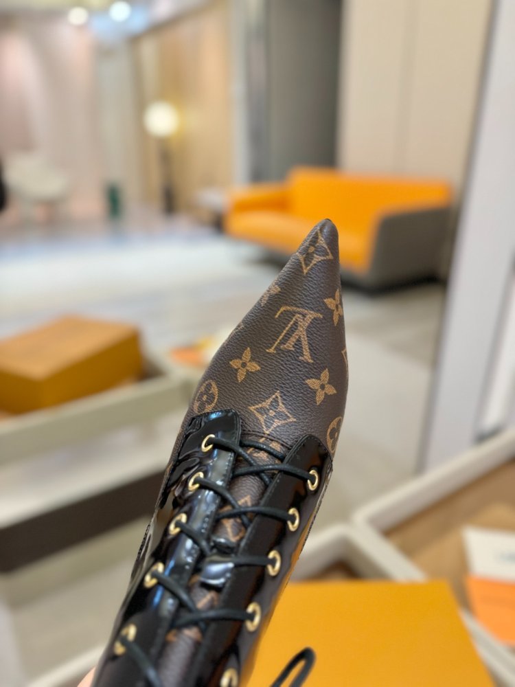 Ankle boots on stud фото 8