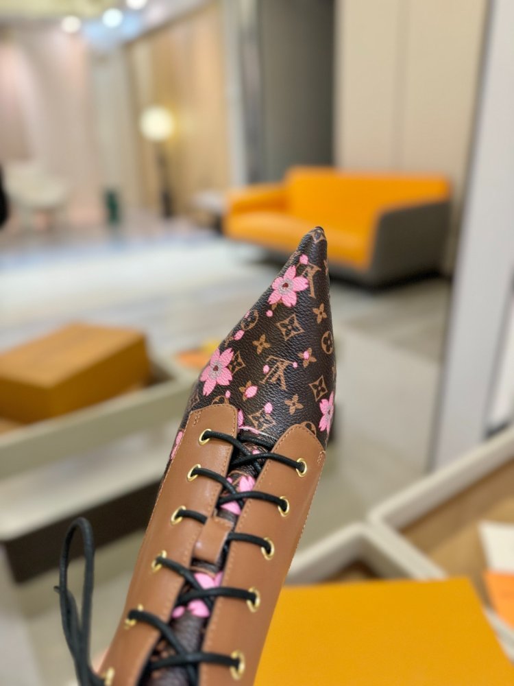 Ankle boots on stud фото 9