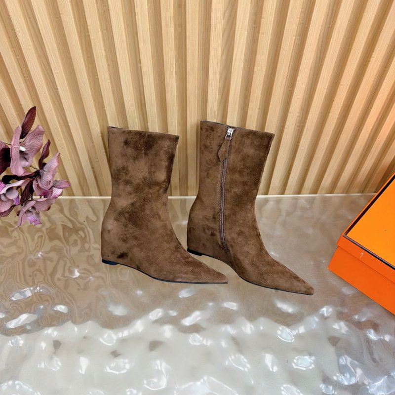 Ботильоны на танкетке замшевые женские фото 10