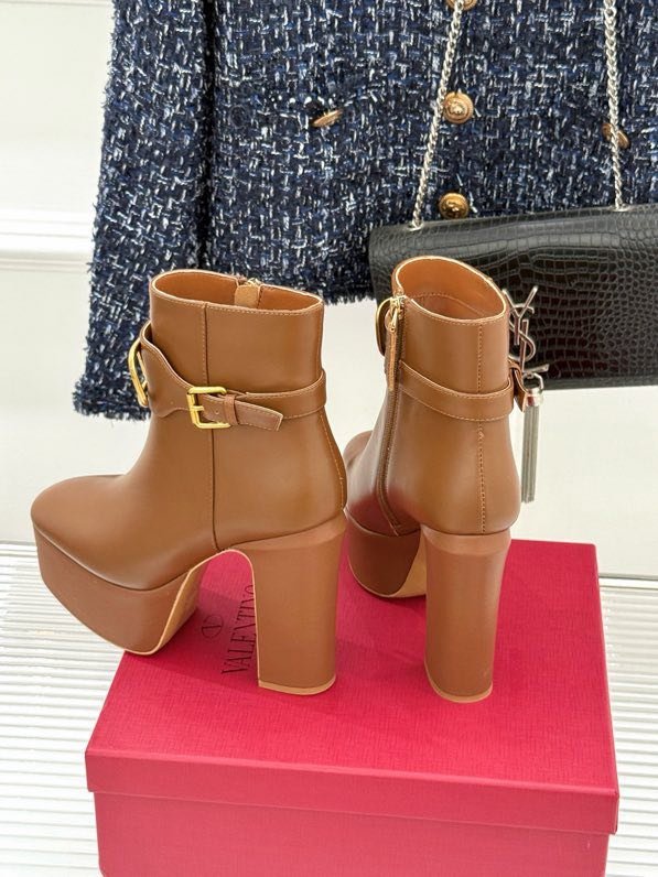 Ботильоны на высоком каблуке с металлической пряжкой фото 4