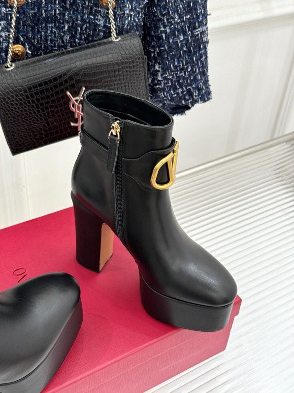 Ботильоны на высоком каблуке с металлической пряжкой фото 4