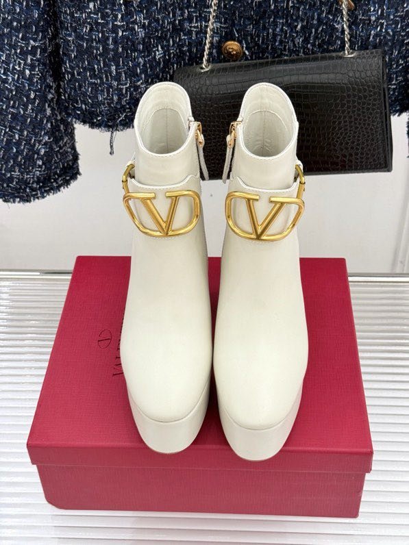 Ботильоны на высоком каблуке с металлической пряжкой фото 5