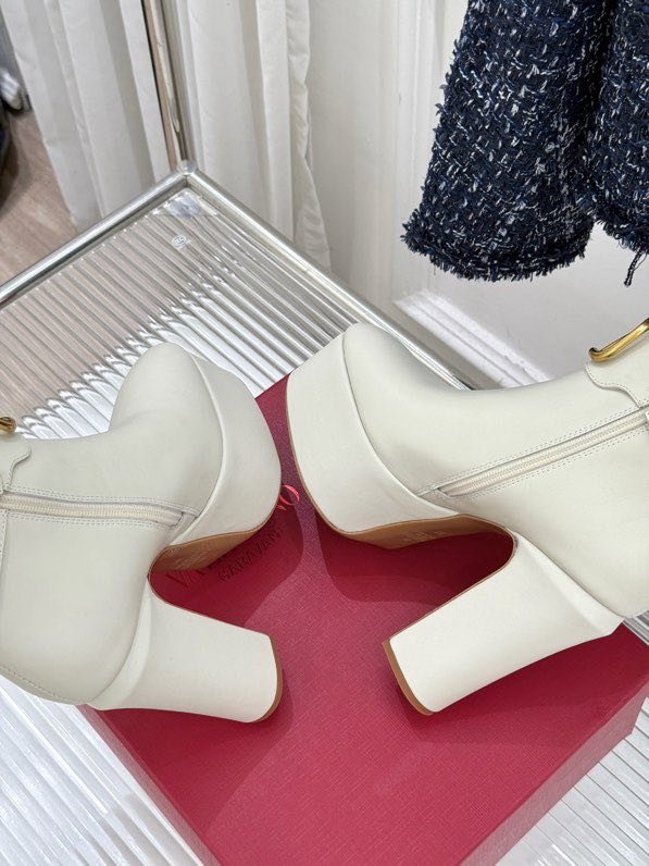 Ботильоны на высоком каблуке с металлической пряжкой фото 7