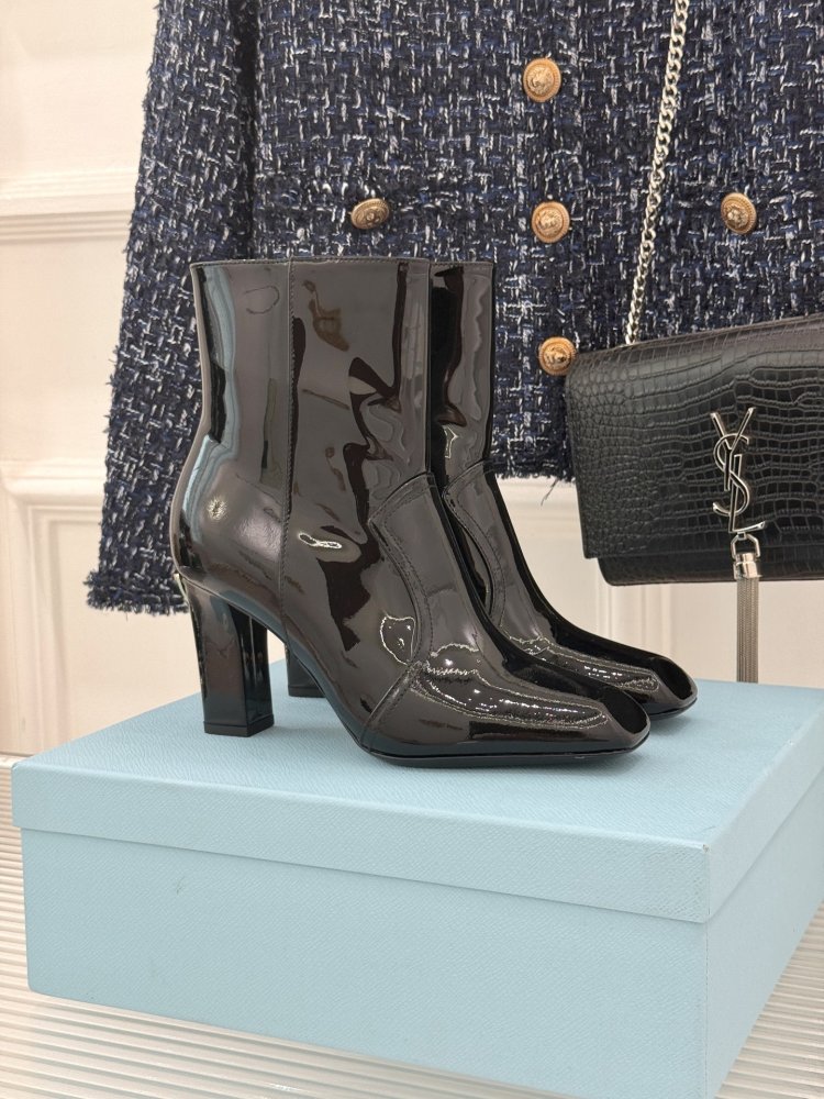 Ботильоны на высоком каблуке