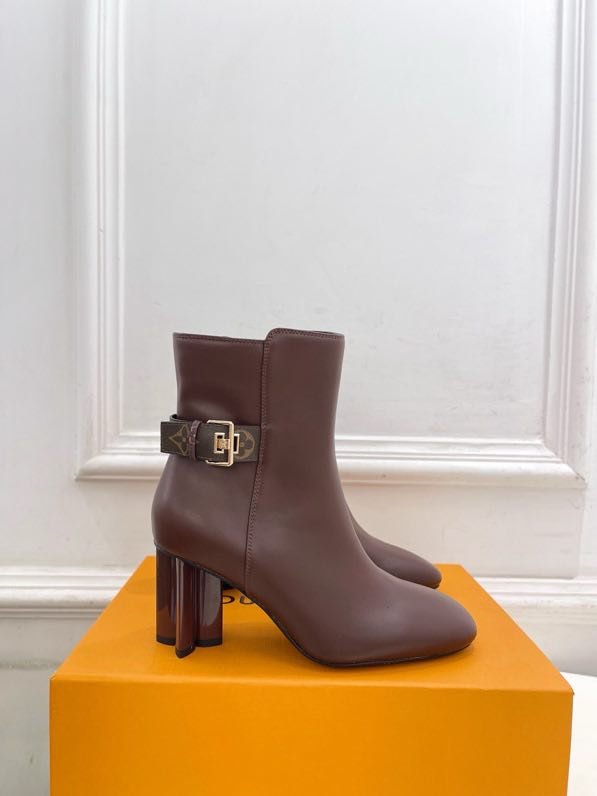 Ботильоны на высоком каблуке