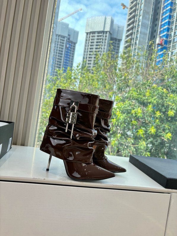 Ботильоны на высоком каблуке