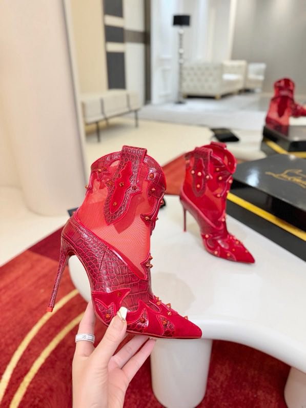 Ботильоны на высоком каблуке