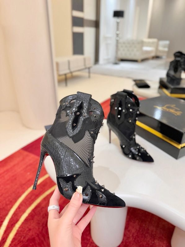 Ботильоны на высоком каблуке