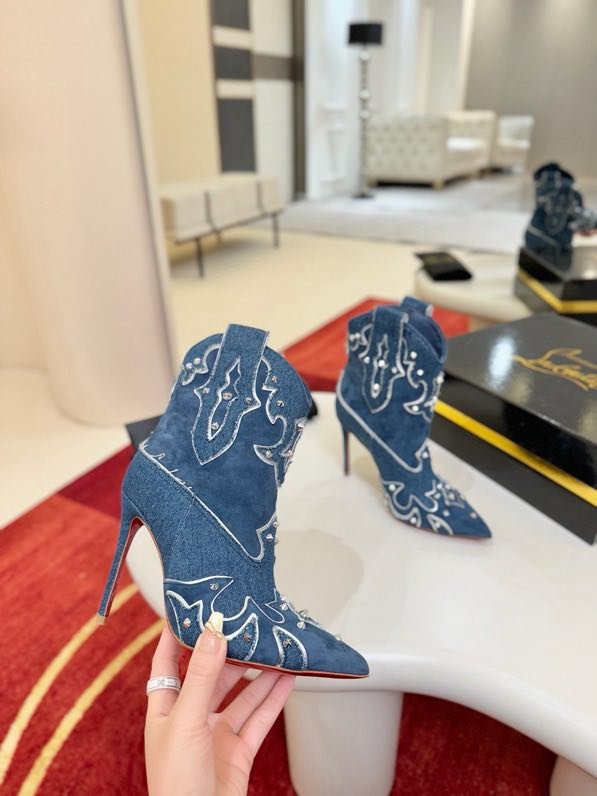 Ботильоны на высоком каблуке