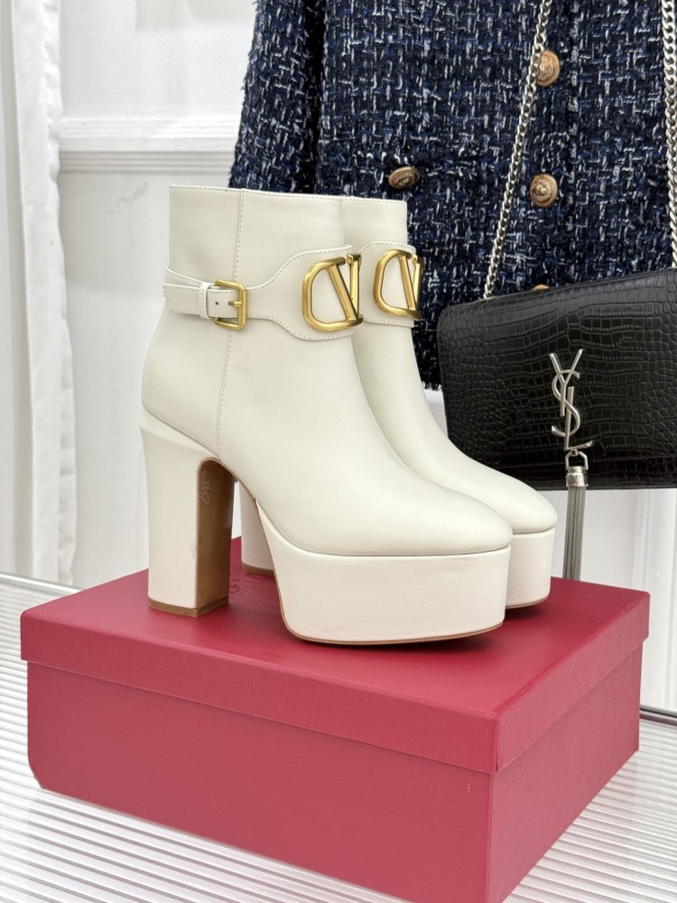 Ботильоны на высоком каблуке