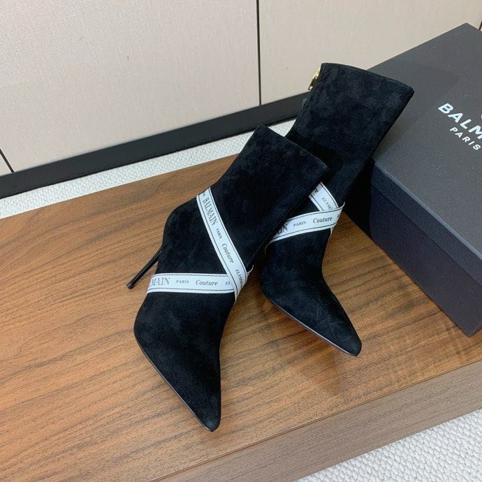 Ankle boots on high heel фото 2