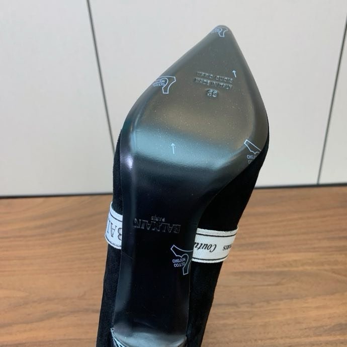 Ankle boots on high heel фото 4