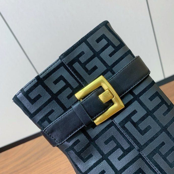 Ankle boots on high heel фото 5