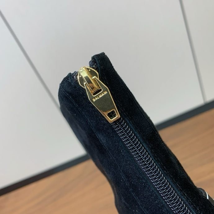 Ankle boots on high heel фото 7