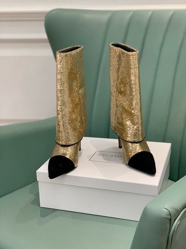 Ankle boots on high heel фото 8