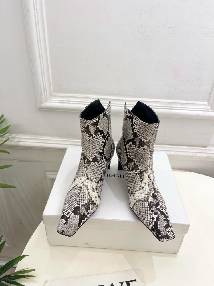 Ботильйони з квадратним носком і каблуком чарочкою