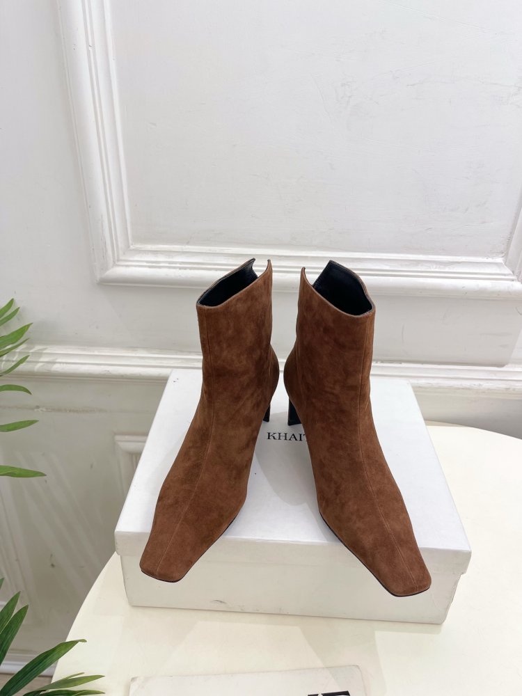 Ботильйони з квадратним носком і каблуком чарочкою