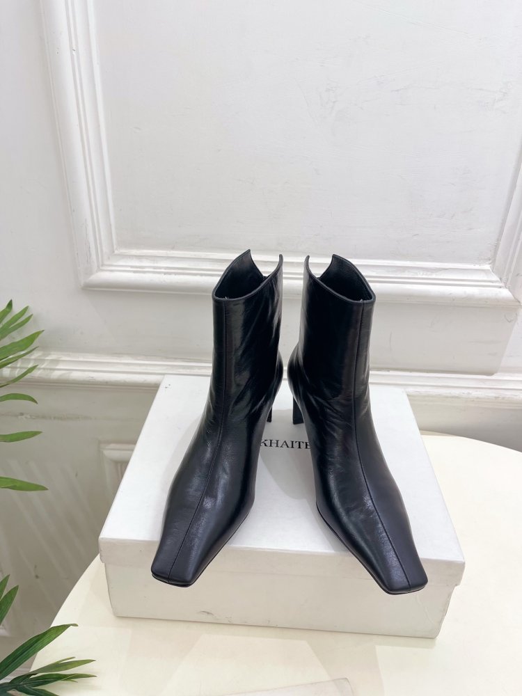 Ботильйони з квадратним носком і каблуком чарочкою