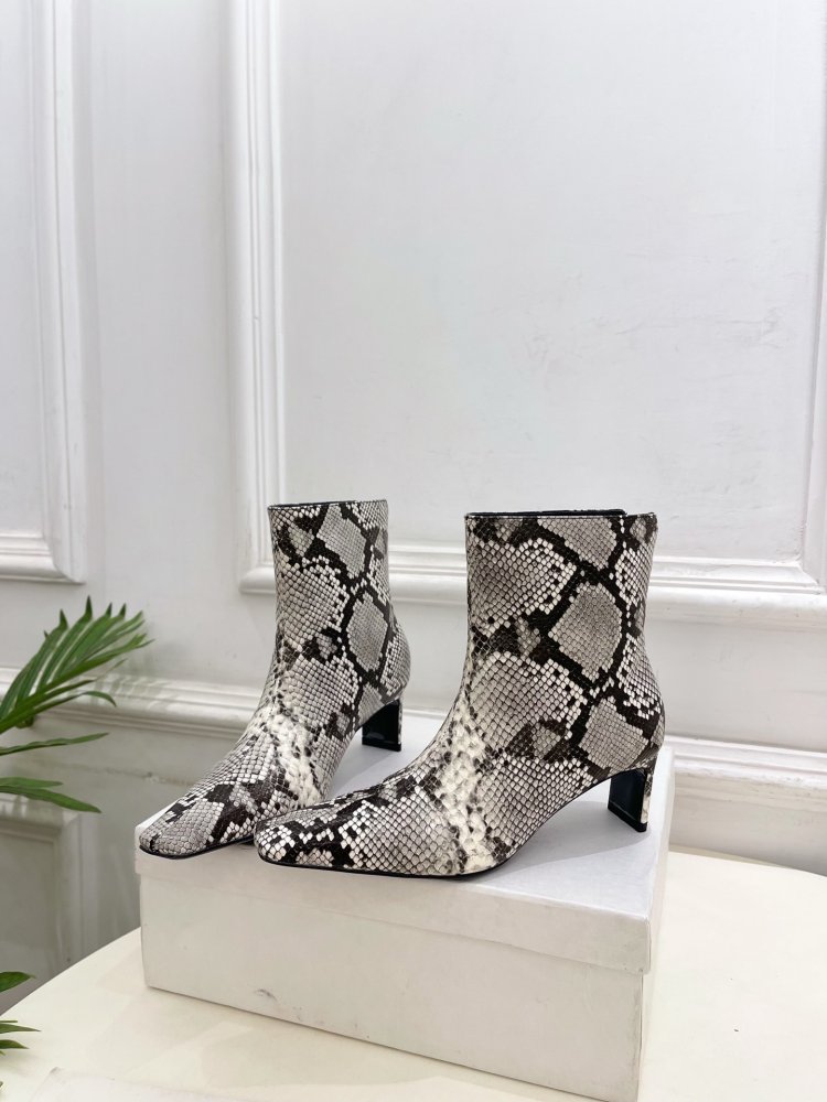 Ботильйони з квадратним носком і каблуком чарочкою фото 3