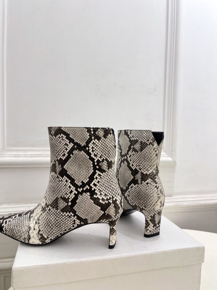 Ботильйони з квадратним носком і каблуком чарочкою фото 8