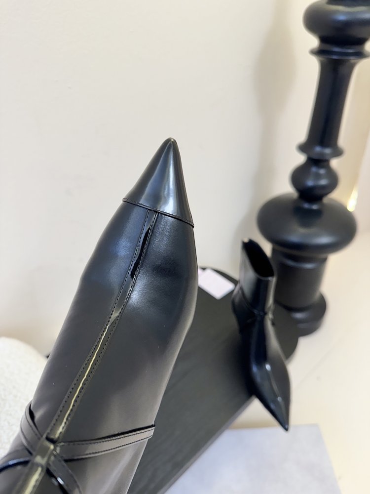 Ботильйони з гострим носком фото 6