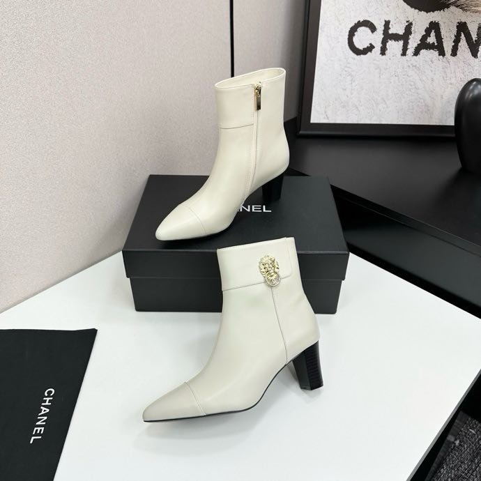 Ankle boots фото 6