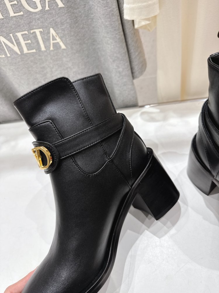 Ankle boots фото 6