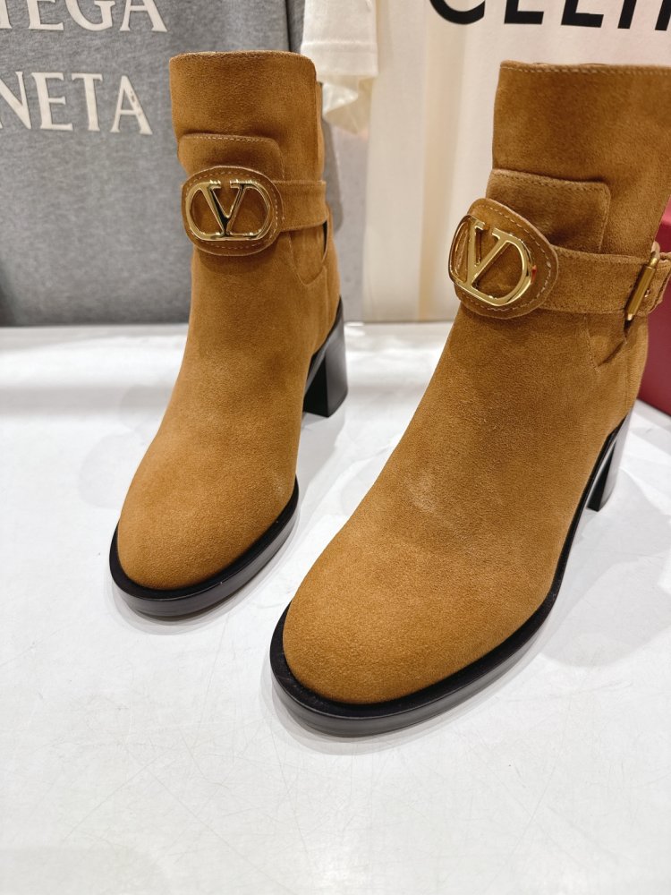 Ankle boots фото 7