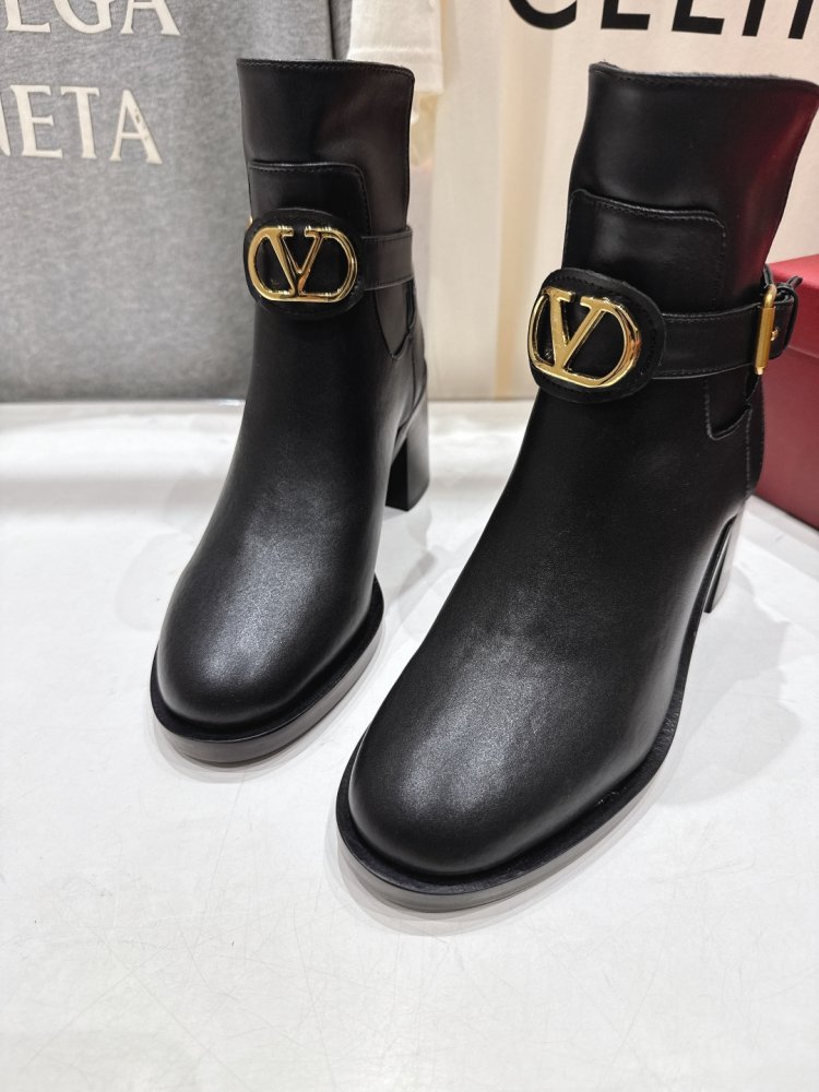 Ankle boots фото 7